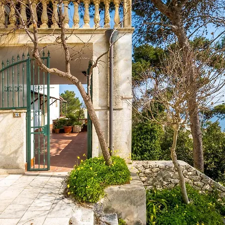 Rosa Seaview In Santa Cesarea Terme
